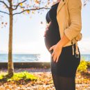 Jak ubierać się w ciąży Pokazywać czy ukrywać ciążowy brzuszek